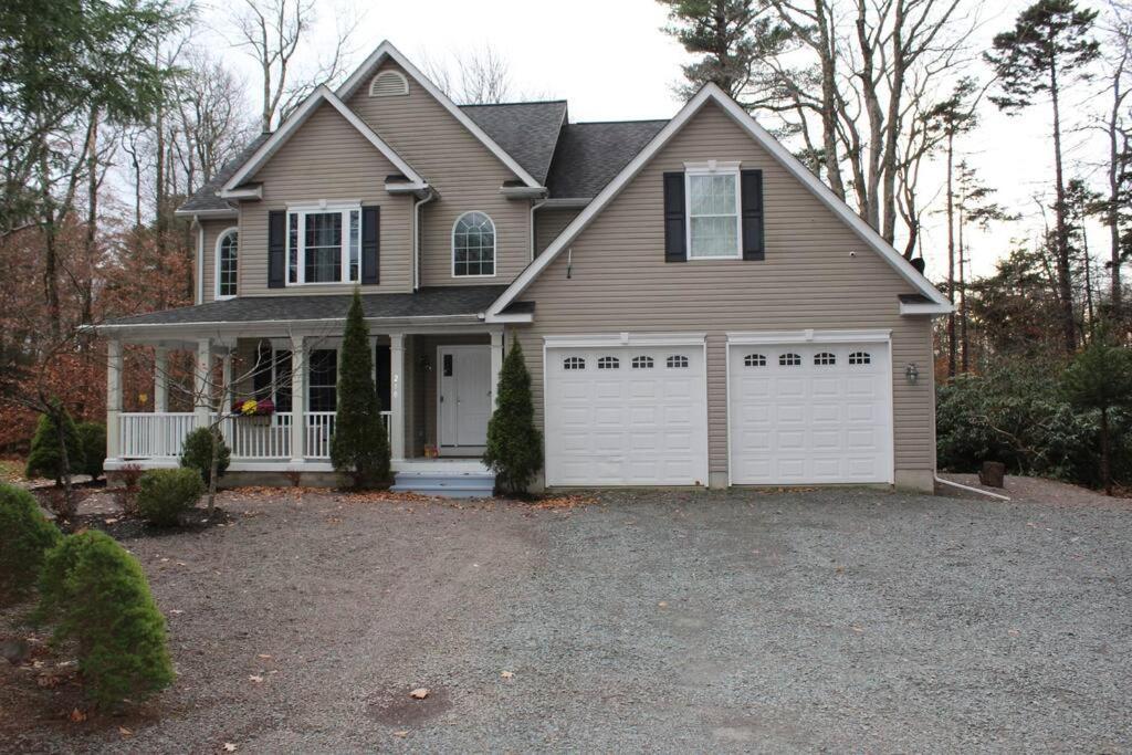 Luxury 4 Bedroom House In Pocono Mountains In Golf Course Near Lake Tobyhanna 외부 사진
